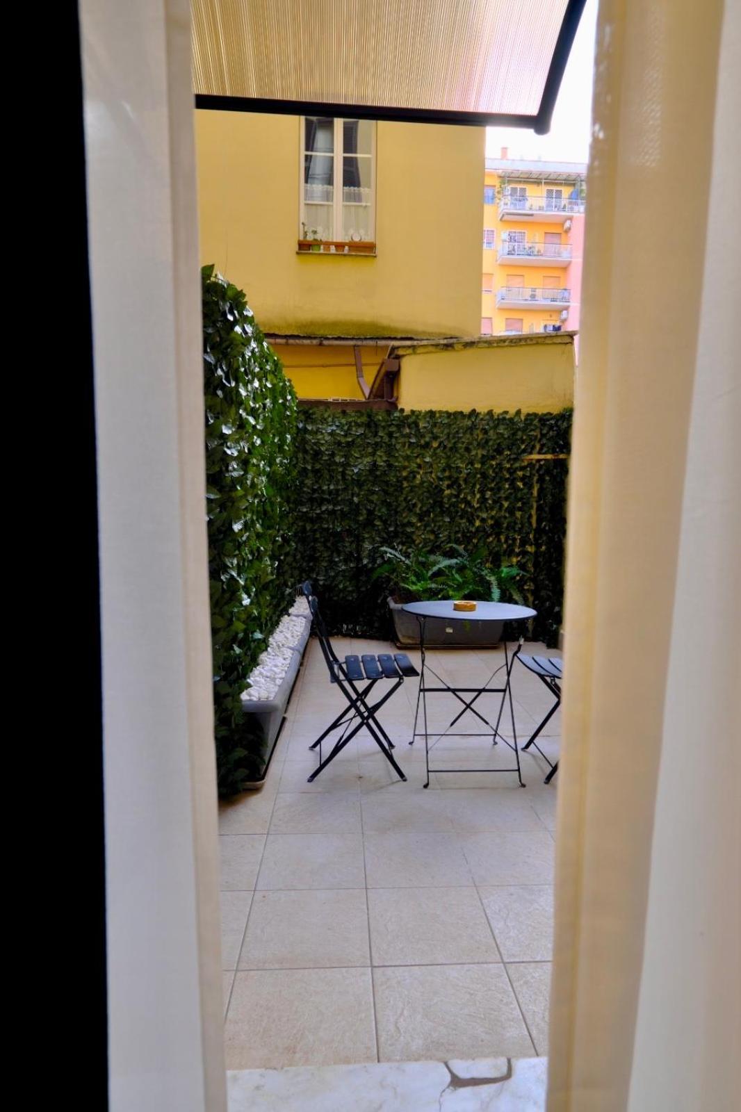 Eterna Suites Roma Bagian luar foto